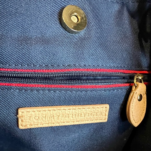 Pre-Owned Tommy Hilfiger Tote - Picture 5 of 6